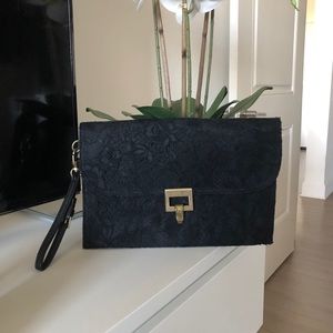 🐕 Vintage black lace clutch wristlet
